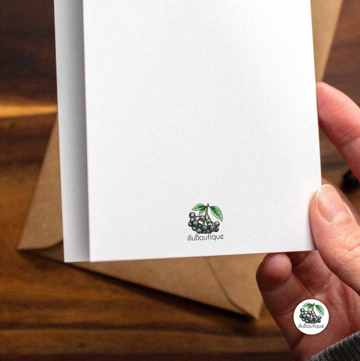 Rückseite der Klappkarte. Unten darauf klein das illuBoutique Logo